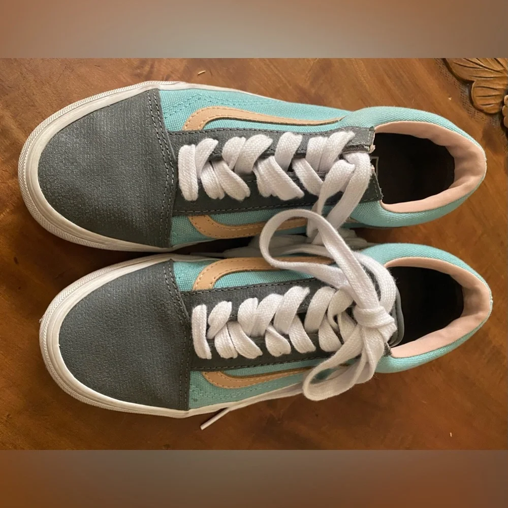 Kids Vans sneakers Size 4.5 Men’s 6 Women’s fun design - Picture 2 of 7